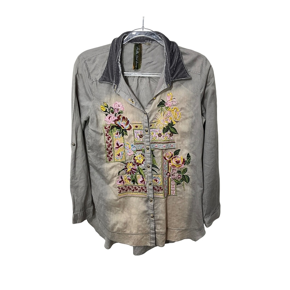 Aratta Silent Journey Button Down Women Medium Grey Floral Embroidered